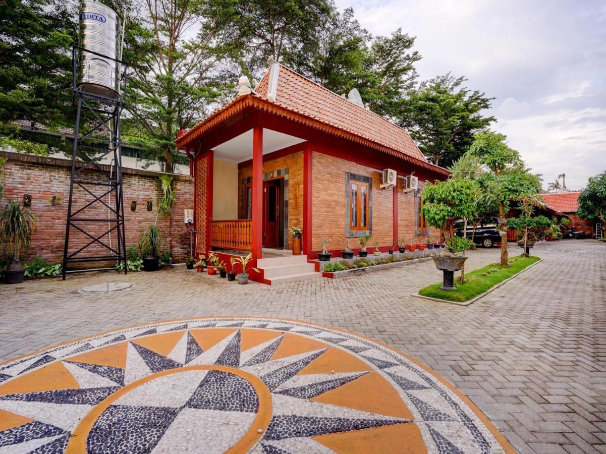 Super Oyo Collection O 90265 Cempoko Mulyo Homestay Syariah Tugu Extérieur photo