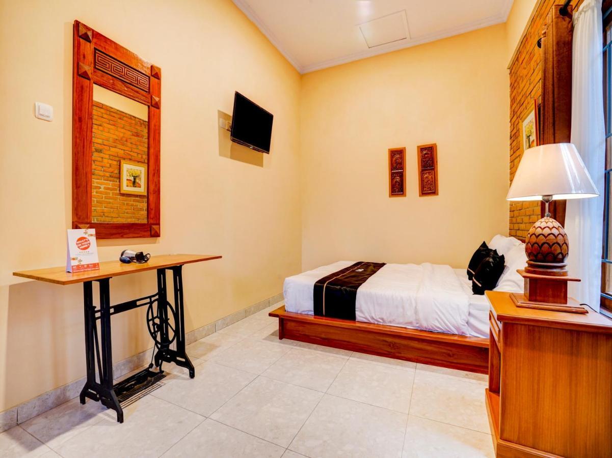 Super Oyo Collection O 90265 Cempoko Mulyo Homestay Syariah Tugu Extérieur photo