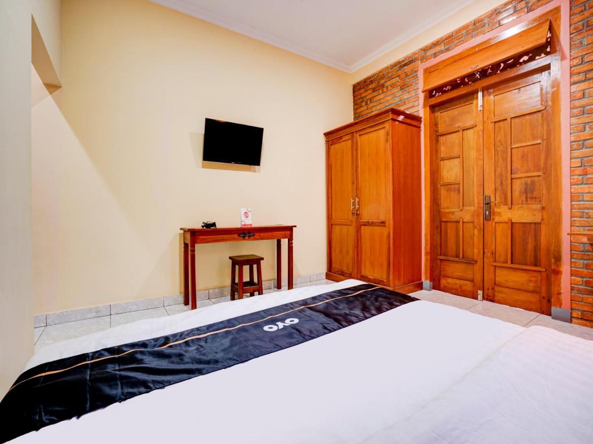 Super Oyo Collection O 90265 Cempoko Mulyo Homestay Syariah Tugu Extérieur photo