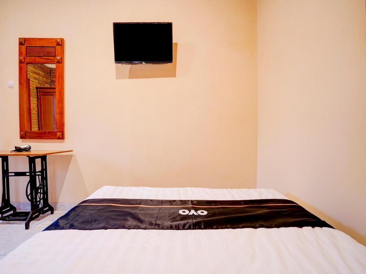Super Oyo Collection O 90265 Cempoko Mulyo Homestay Syariah Tugu Extérieur photo